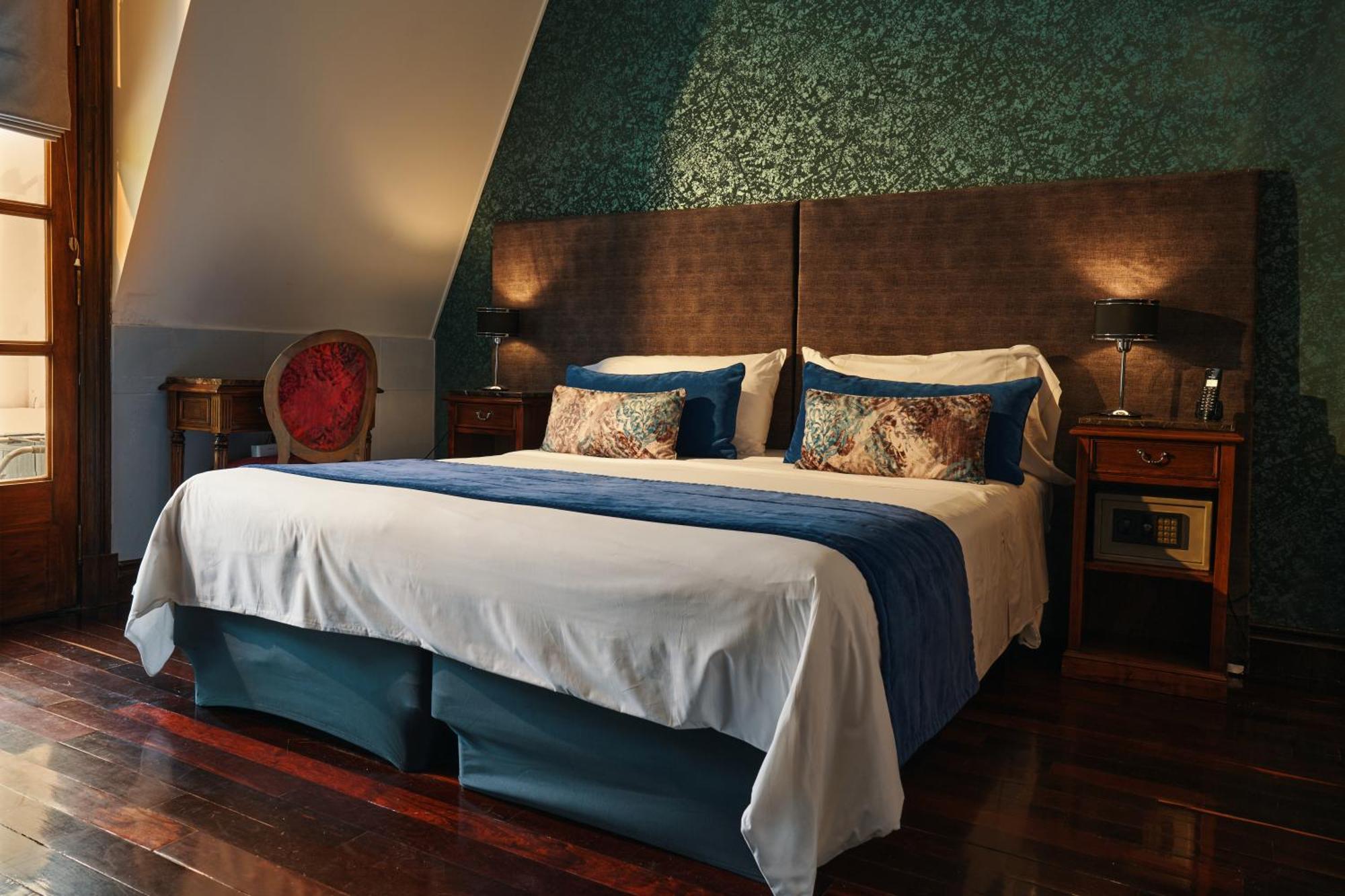 Miravida Soho & Wine Bar 3*