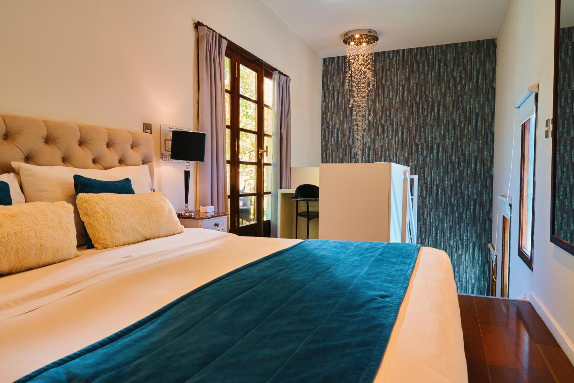 Hotel Miravida Soho & Wine Bar 3*
